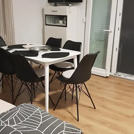 Apartament App Tina Vir